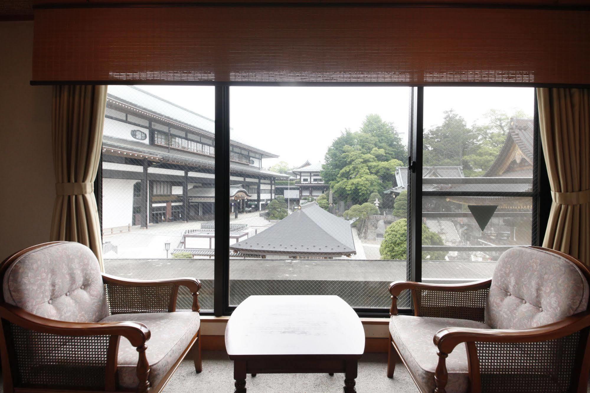 Wakamatsu Honten Hotel Narita Exterior foto